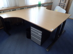 Schreibtisch-Winkelkombination ca. L 200 x B 80 - 120 cm Schreibtisch-Winkelkombination ca. L 200 x B 80 - 120 cm