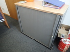 BENE Akten-Rolloschrank grau, B ca. 100 cm, 2 Ordner hoch, H ca. 80 cm BENE Akten-Rolloschrank grau, B ca. 100 cm, 2 Ordner hoch, H ca. 80 cm