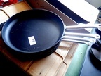 4 Stk. Bratpfannen Fab. Hendi, DM 41 cm, H 5 cm 4 Stk. Bratpfannen Fab. Hendi, DM 41 cm, H 5 cm