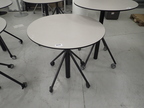 Besprechungstisch in runder Ausführung, höhenverstellbar, DM 90 cm Besprechungstisch in runder Ausführung, höhenverstellbar, DM 90 cm