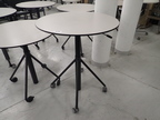 Besprechungstisch in runder Ausführung, höhenverstellbar, DM 90 cm Besprechungstisch in runder Ausführung, höhenverstellbar, DM 90 cm