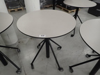 Besprechungstisch in runder Ausführung, höhenverstellbar, DM 90 cm Besprechungstisch in runder Ausführung, höhenverstellbar, DM 90 cm