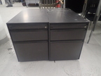 2 Stk. BENE Rollcontainer ca. B 43 x 80 x 59 cm mit 3 Laden 2 Stk. BENE Rollcontainer ca. B 43 x 80 x 59 cm mit 3 Laden