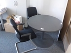 Besprechungstisch DM 100 cm + 2 Besucherstühle Besprechungstisch DM 100 cm + 2 Besucherstühle