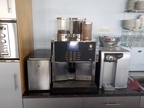 WMF Bistro Kaffeevollautomat mit Mahlwerk, 8 Sorten, ca. 45 x 52 x 53 cm, inkl. Milchkühler WMF Bistro Kaffeevollautomat mit Mahlwerk, 8 Sorten, ca. 45 x 52 x 53 cm, inkl. Milchkühler