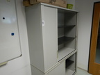 Werkstätten-Archivschrank Fab. K & N, mit Schiebetüren ca. L 135 x T 43 x H 110 cm, 3 Ordnerhöhen Werkstätten-Archivschrank Fab. K & N, mit Schiebetüren ca. L 135 x T 43 x H 110 cm, 3 Ordnerhöhen