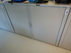 Werkstätten-Archivschrank Fab. K & N, mit Schiebetüren ca. L 160 x T 43 x H 110 cm, 3 Ordnerhöhen Werkstätten-Archivschrank Fab. K & N, mit Schiebetüren ca. L 160 x T 43 x H 110 cm, 3 Ordnerhöhen