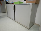 Werkstätten-Archivschrank Fab. K & N, mit Schiebetüren ca. L 160 x T 43 x H 75 cm, 2 Ordnerhöhen Werkstätten-Archivschrank Fab. K & N, mit Schiebetüren ca. L 160 x T 43 x H 75 cm, 2 Ordnerhöhen