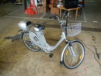 Elektrofahrrad mit Licht und Blinker, Ladegerät und Hupe Elektrofahrrad mit Licht und Blinker, Ladegerät und Hupe