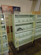 2seitige Vitrine mit Laden und Spiegel ca. B 102 x T 80 x H 150 cm 2seitige Vitrine mit Laden und Spiegel ca. B 102 x T 80 x H 150 cm