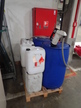 8 Stk. PVC Kanister + 2 PVC Fässer 8 Stk. PVC Kanister + 2 PVC Fässer