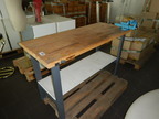 Werkbank ca. 140 x 60 cm mit Schraubstock Werkbank ca. 140 x 60 cm mit Schraubstock