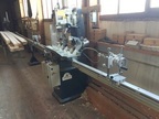 Neuhauser Zapfensenkmaschine Typ ZS 160, mit Pneumatikspanner und Fußgestell, Aluauflagenschiene mit Messschiene und Positioniernocken, L 6000 mm Neuhauser Zapfensenkmaschine Typ ZS 160, mit Pneumatikspanner und Fußgestell, Aluauflagenschiene mit Messschiene und Positioniernocken, L 6000 mm
