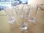 250 Stk. Gastro-Kunststoff-Schnapsgläser 2 cl - 4 cl mit Maßstrich 250 Stk. Gastro-Kunststoff-Schnapsgläser 2 cl - 4 cl mit Maßstrich