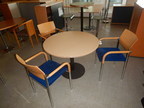 Besprechungstisch 100 cm DM + 3 Stk. Besucherstühle Besprechungstisch 100 cm DM + 3 Stk. Besucherstühle
