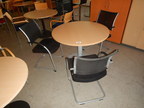Besprechungstisch 100 cm DM + 3 Stk. Besucherstühle Besprechungstisch 100 cm DM + 3 Stk. Besucherstühle