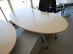 Schreibtisch ca. 220 x 100 cm geschwungen ca. 220 x 100 cm Schreibtisch ca. 220 x 100 cm geschwungen ca. 220 x 100 cm