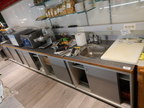 Küchenmodul mit Arbeitsplatte inkl. Waschbecken, mit Schiebetüren, ca. L 495 cm x T 70 x H 84 cm Küchenmodul mit Arbeitsplatte inkl. Waschbecken, mit Schiebetüren, ca. L 495 cm x T 70 x H 84 cm