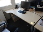 Schreibtisch geschwungen, L 180, T 80 cm links, T 100 cm rechts Schreibtisch geschwungen, L 180, T 80 cm links, T 100 cm rechts