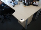 Schreibtisch geschwungen, L 180, T 80 cm rechts, T 100 cm links Schreibtisch geschwungen, L 180, T 80 cm rechts, T 100 cm links