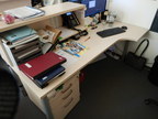 Schreibtisch mit Pultaufsatz ca. L 180 x T 80 - 100 Schreibtisch mit Pultaufsatz ca. L 180 x T 80 - 100