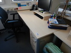 Schreibtisch ca. 160 x 90 cm Schreibtisch ca. 160 x 90 cm