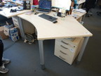 Schreibtisch ca. L 160 x T 100 cm Schreibtisch ca. L 160 x T 100 cm