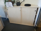 Aktenschrank ca. 140 x 44 x 112 cm, 3 Ordnerhöhen Aktenschrank ca. 140 x 44 x 112 cm, 3 Ordnerhöhen