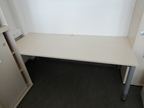 Schreibtisch ca. 200 x 80 cm Schreibtisch ca. 200 x 80 cm