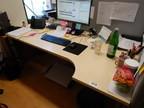 Schreibtisch geschwungen, L 180, T 80 cm links, T 100 cm rechts Schreibtisch geschwungen, L 180, T 80 cm links, T 100 cm rechts