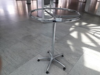modischer, eleganter runder Kleiderständer modischer, eleganter runder Kleiderständer