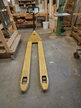 Palettenhubwagen 1200 kg ca. 2 m Gabellänge Palettenhubwagen 1200 kg ca. 2 m Gabellänge