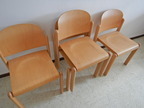 4 Stk. Seminarstühle, Holz, stapelbar, ohne Armlehne 4 Stk. Seminarstühle, Holz, stapelbar, ohne Armlehne