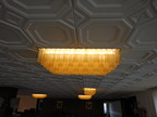 Decken - Einbauleuchte, mit 3 Lichtröhren, Deckenuntersicht hängend Glaskörper in gelb und weiß, ca. 62x124cm Decken - Einbauleuchte, mit 3 Lichtröhren, Deckenuntersicht hängend Glaskörper in gelb und weiß, ca. 62x124cm