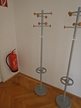 silberfärbiger Kleiderständer silberfärbiger Kleiderständer