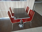 Gastrotisch ca. 106x60 cm - 4 Stück rote Stühle Gastrotisch ca. 106x60 cm - 4 Stück rote Stühle