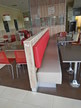 Sitzbank mit Raumteilerelement ca. 400x140 cm Sitzbank mit Raumteilerelement ca. 400x140 cm