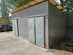 MATERIAL-,LAGERBOX mit Pultdachkonstruktion- verschraubt aus Riffelblech, ohne Boden ca. 284 auf 227 cm , 600x306 cm , De-,Montage durch Schraubsystem möglich, 2 Eingangstüren MATERIAL-,LAGERBOX mit Pultdachkonstruktion- verschraubt aus Riffelblech, ohne Boden ca. 284 auf 227 cm , 600x306 cm , De-,Montage durch Schraubsystem möglich, 2 Eingangstüren