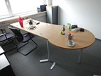 2teiliger Bene Bürotisch, buche, 260x80cm 2teiliger Bene Bürotisch, buche, 260x80cm