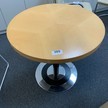 Tisch, rund, DM 80cm, Höhe 75cm Tisch, rund, DM 80cm, Höhe 75cm