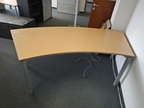 Schreibtisch, 200x80cm, braun, geschwungen Schreibtisch, 200x80cm, braun, geschwungen