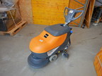 TASKI SWINGO 450 B Scheuersaugmaschine , 1290 m2/h,Arbeitsbreite:43 cm-,Saugdüsenbreite 69 cm , Technische Daten siehe www.reinigungsberater.de TASKI SWINGO 450 B Scheuersaugmaschine , 1290 m2/h,Arbeitsbreite:43 cm-,Saugdüsenbreite 69 cm , Technische Daten siehe www.reinigungsberater.de