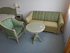 SELVA Sitzbankgruppe bestehend aus einem Sofa 88x185cm (ausziehbar), 1 Stuhl und Beistelltisch DM 70cm, Höhe 66cm SELVA Sitzbankgruppe bestehend aus einem Sofa 88x185cm (ausziehbar), 1 Stuhl und Beistelltisch DM 70cm, Höhe 66cm