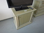 Minibar mit Plexiglasoberfläche, ca. 77x50x77cm, einflügelig Minibar mit Plexiglasoberfläche, ca. 77x50x77cm, einflügelig