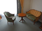 SELVA Sitzbankgruppe bestehend aus einem 2er Sofa, einem 1er Sofa und Beistelltisch DM 70cm, Höhe 66cm SELVA Sitzbankgruppe bestehend aus einem 2er Sofa, einem 1er Sofa und Beistelltisch DM 70cm, Höhe 66cm