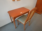 SELVA Schreibtisch mit Auszugslade ca. 90x53cm und 1 Stuhl mit Stoffbezug SELVA Schreibtisch mit Auszugslade ca. 90x53cm und 1 Stuhl mit Stoffbezug