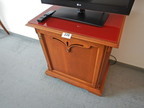 Minibar mit Glasoberfläche, ca. 77x50x77cm, einflügelig Minibar mit Glasoberfläche, ca. 77x50x77cm, einflügelig