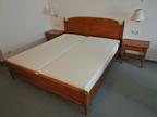 SELVA Doppelbett inkl. 2 Stk. TEMPUR Matratzen, ca. 200x210cm, inkl. 2 Stk. Lattenroste - Kopf- und Fußteil höhenverstellbar SELVA Doppelbett inkl. 2 Stk. TEMPUR Matratzen, ca. 200x210cm, inkl. 2 Stk. Lattenroste - Kopf- und Fußteil höhenverstellbar