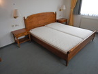 SELVA Doppelbett inkl. 2 Stk. Matratzen, ca. 200x210cm, inkl. 2 Stk. Lattenroste - Kopf- und Fußteil höhenverstellbar SELVA Doppelbett inkl. 2 Stk. Matratzen, ca. 200x210cm, inkl. 2 Stk. Lattenroste - Kopf- und Fußteil höhenverstellbar