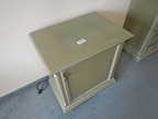 Minibar mit Plexiglasoberfläche, ca. 77x50x77cm, einflügelig Minibar mit Plexiglasoberfläche, ca. 77x50x77cm, einflügelig